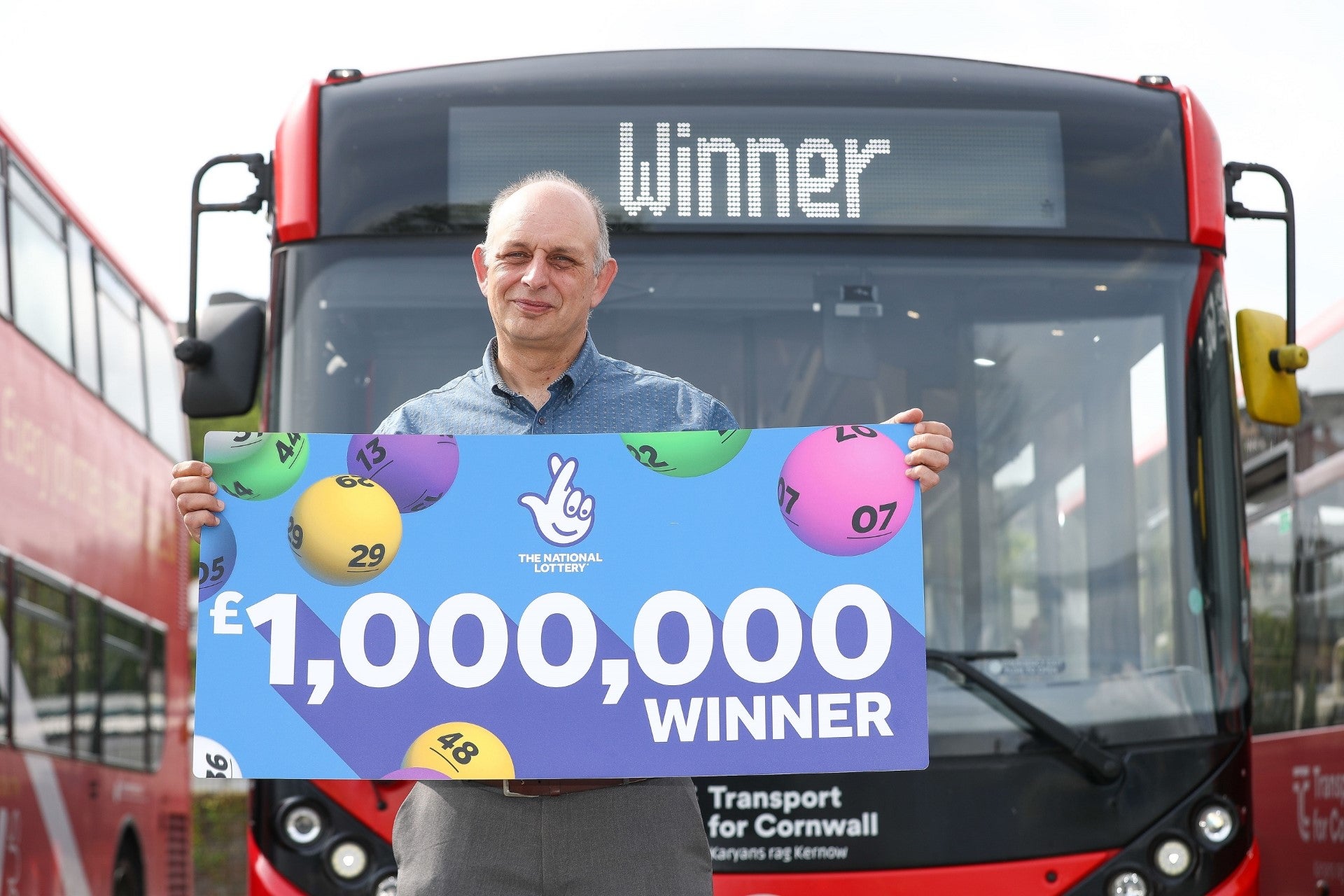 Bus driver wins £1m on lottery scratchcard while waiting for doner